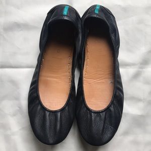 Women’s flats